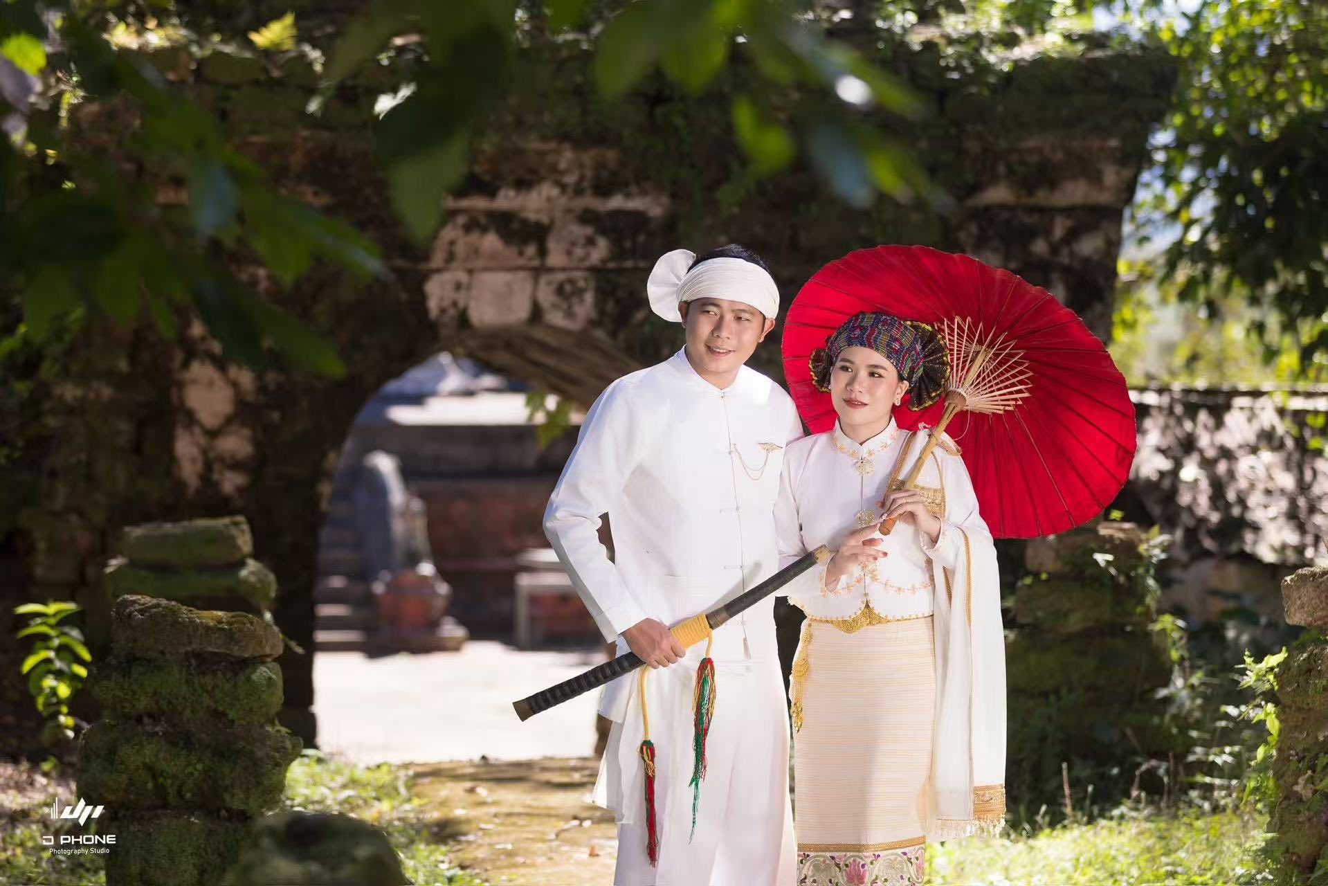 ခေတ်မီပြီး ပေါ့ပါးလန်းဆန်းသောပုံစံ